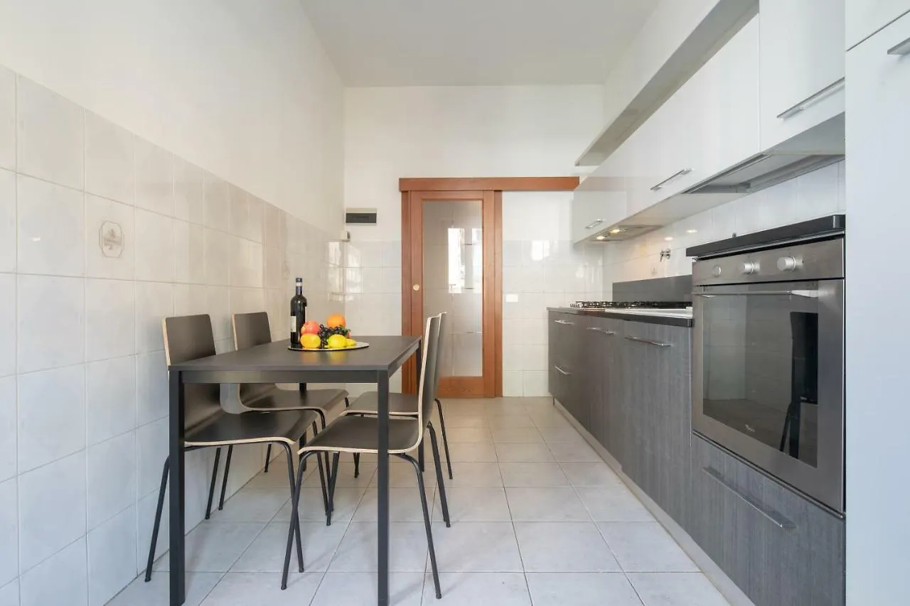 Apartment Novoli 4 Bedrooms By Mmega Florence